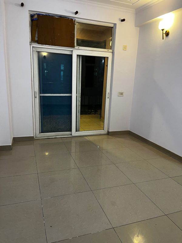 3 BHK + Extra Room Apartment For Rent in Amrapali Vaishali