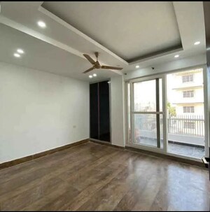 Room in 3 BHK Builder Floor at Chattarpur – for Rent