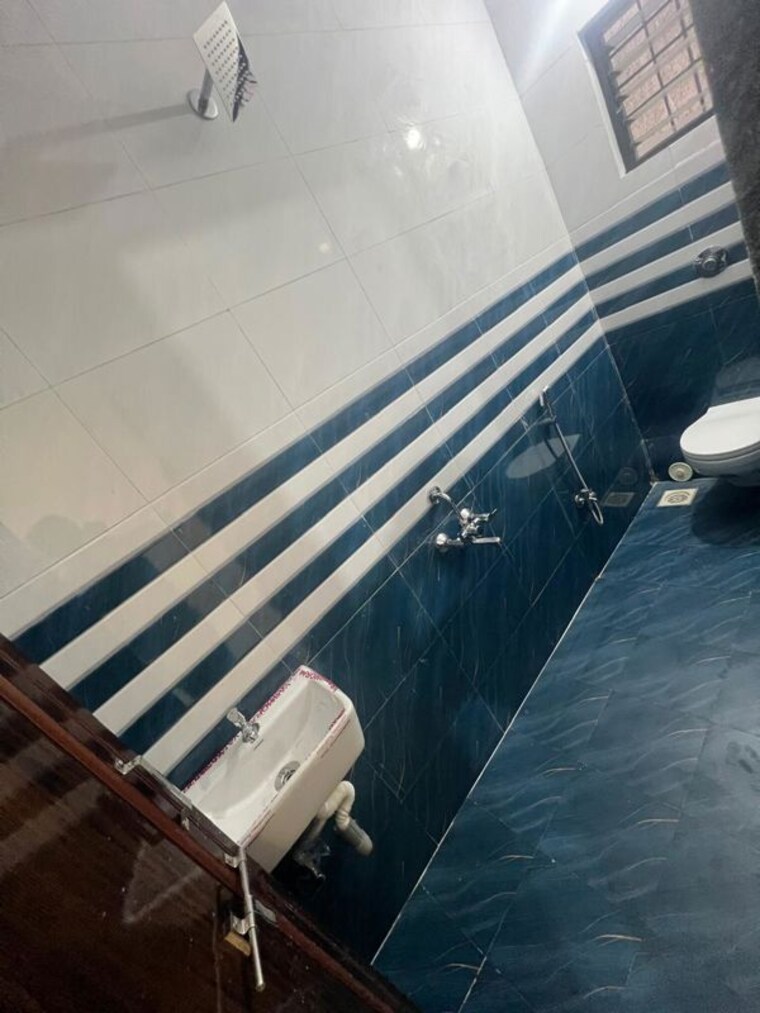 Bathroom, wadgaon sheri 2 Bedroom 900 Sq.Ft. Apartment In Wadgaon Sheri Pune 10050164