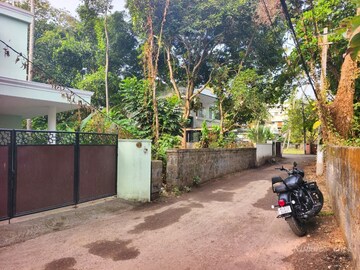 Parking in 3 BHK Independent House at Pattom – for Sale