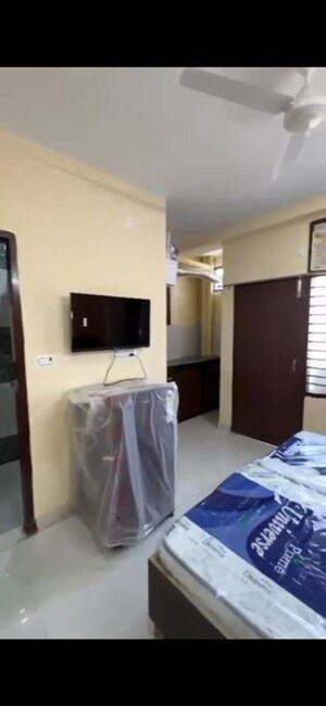 1 RK Builder Floor For Rent in RWA Residential Society, Sector 40