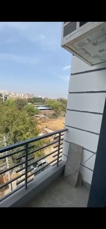 Balcony in 1 RK Builder Floor at RWA Residential Society, Sector 40 – for Rent