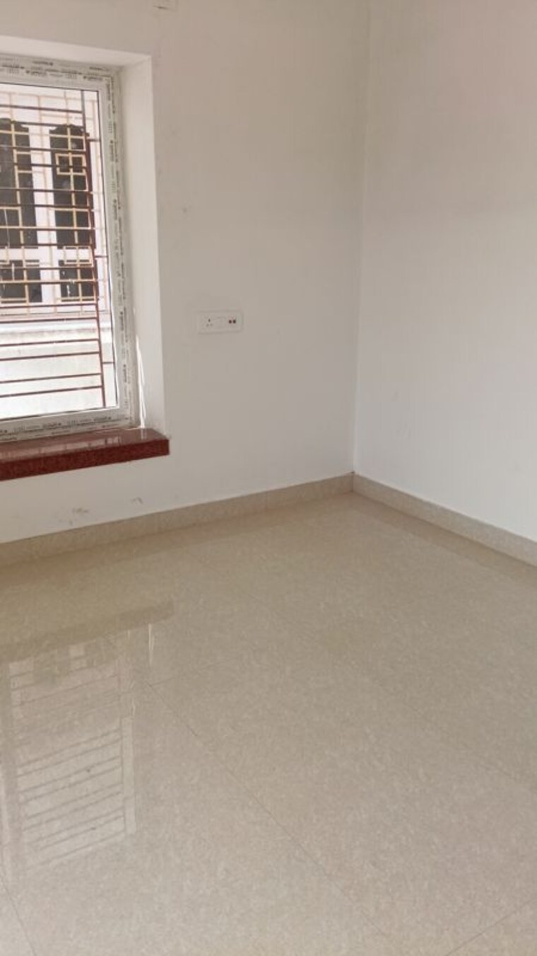 Room, sristi-plaza 2 Bedroom 1020 Sq.Ft. Apartment In Chinar Park Kolkata 10050215