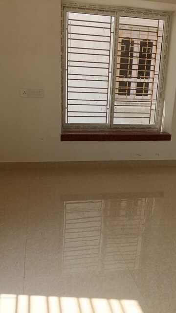 Room in 2 BHK Apartment at Sristi Plaza, Chinar Park – for Sale