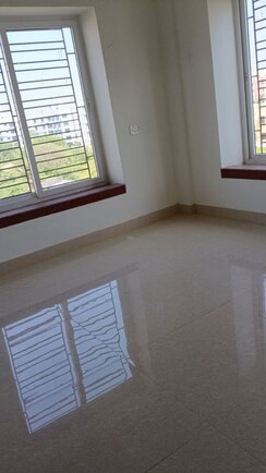 2 BHK + Servant Room Apartment For Sale in Sristi Plaza