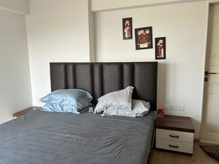 Bedroom, kanakia-paris 3 Bedroom 1300 Sq.Ft. Apartment In Bandra East Mumbai 10050226