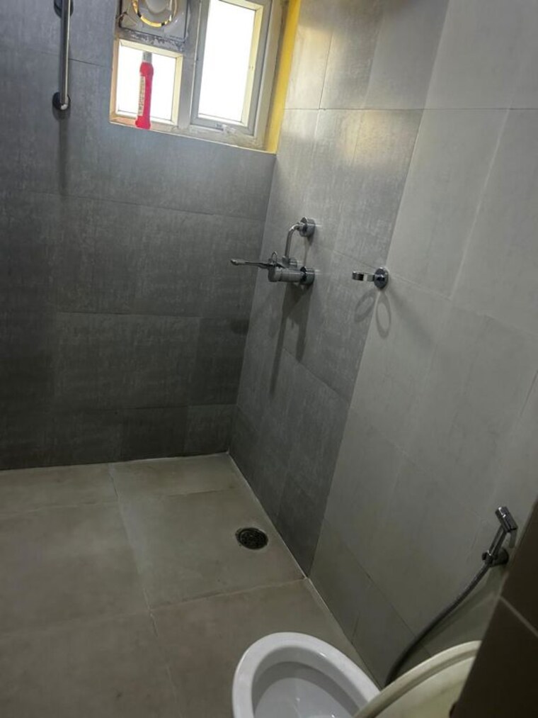 Bathroom, rohtas-presidential-tower 3.5 Bedroom 2190 Sq.Ft. Apartment In Vibhuti Khand Lucknow 10050244