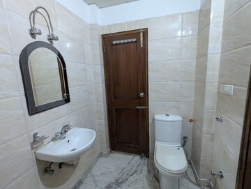 Bathroom in 3 BHK Builder Floor at RWA Residential Society Sector 46, Sector 46 – for Rent