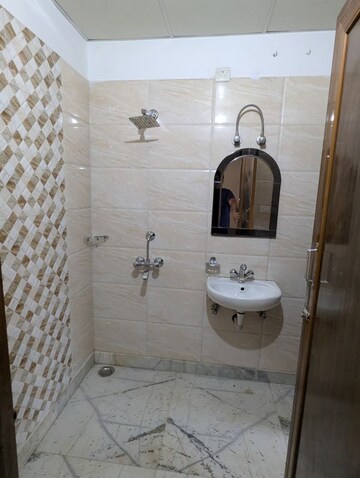 Bathroom in 3 BHK Builder Floor at RWA Residential Society Sector 46, Sector 46 – for Rent