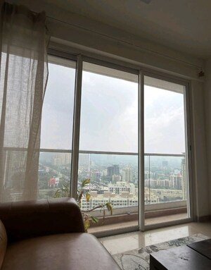 Room in 3 BHK Apartment at Indiabulls One Indiabulls, Pokhran Road No Two – for Rent