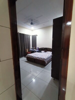 Master Bedroom in 3.5 BHK Independent House at Sector 18 – for Rent