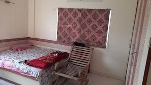 Bedroom in 2 BHK Apartment at Kothrud – for Rent