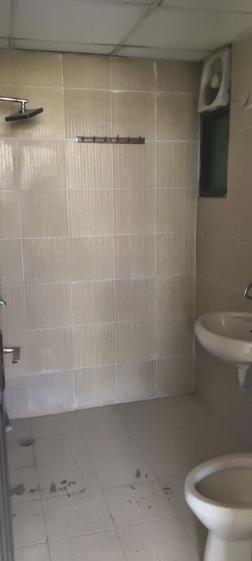 Bathroom in 4 BHK Apartment at Ajnara Grace, Raj Nagar Extension – for Rent