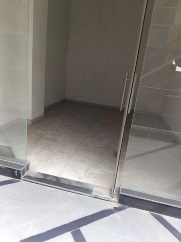 Staircase in  Shop at Sun Twilight, Sector 27 Yamuna Expressway – for Sale