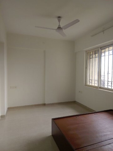 Bedroom in 3 BHK Apartment at Dosti Blossom, Wadala East – for Rent