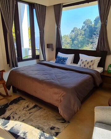 Master Bedroom in 3 BHK Apartment at Anekant Apartment, Vasundhara Enclave – for Sale