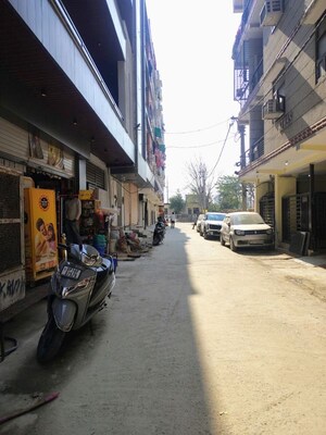 Parking in 2 BHK Builder Floor at Bindal Enclave, Phi Iv Greater Noida – for Rent