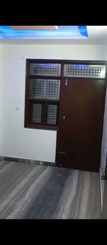 Room in 2 BHK Builder Floor at Dwarka Mor – for Sale