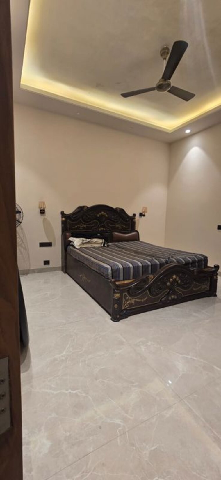 Bedroom, defence colony Commercial Office Space 240 Sq.Yd. In Defence Colony Delhi 10050385