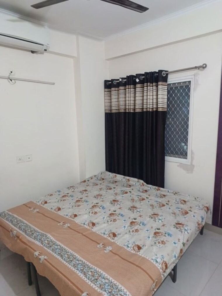 Bedroom, maxblis-white-house 2 Bedroom 900 Sq.Ft. Apartment In Sector 75 Noida 10050397