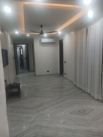 Room in 3 BHK Builder Floor at RWA Residential Society Sector 46, Sector 46 – for Rent