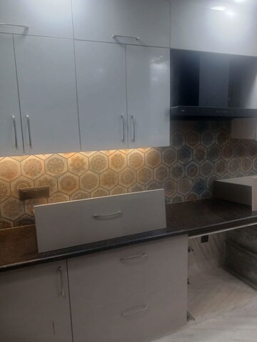 Furnished Amenities in 3 BHK Builder Floor at RWA Residential Society Sector 46, Sector 46 – for Rent