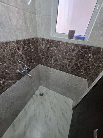 Kitchen in 2 BHK Builder Floor at RK Qutab Heights, Dlf Phase iv – for Rent