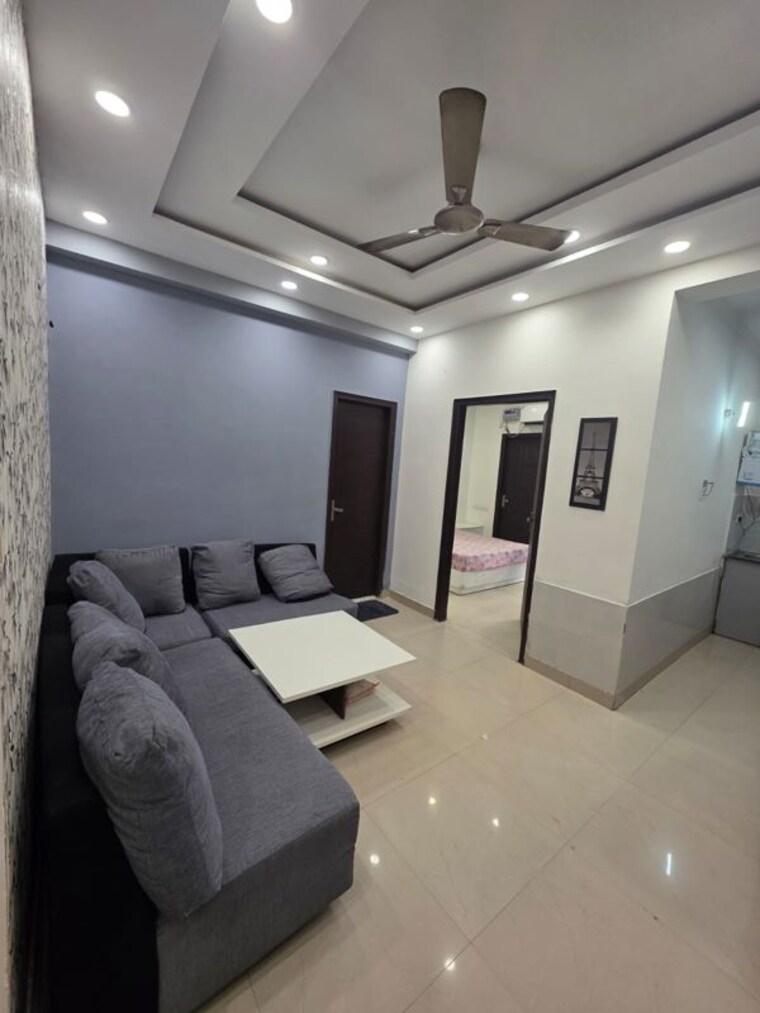 Team Area, rk-qutab-heights 2 Bedroom 1210 Sq.Ft. Builder Floor In Dlf Phase iv Gurgaon 10050411