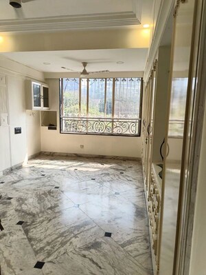 Room in 2 BHK Apartment at Shyam Niwas CHS, Cumbala Hill – for Rent