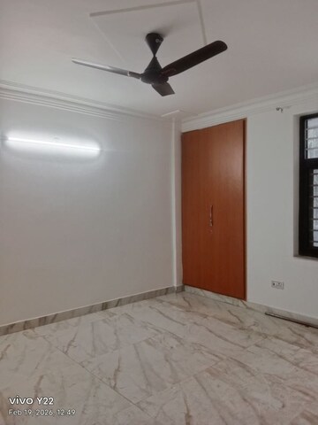 Room in 3 BHK Builder Floor at Ashoka Enclave Faridabad, Sector 34 – for Sale