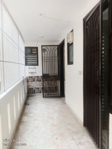 Building Lobby in 3 BHK Builder Floor at Ashoka Enclave Faridabad, Sector 34 – for Sale