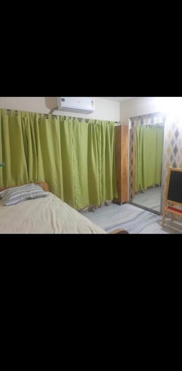 Bedroom in 2 BHK Apartment at Laxmi Palace Ghatkopar East, Ghatkopar East – for Rent