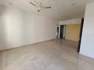 Room in 3.5 BHK Apartment at Celestia Spaces, Parel – for Rent
