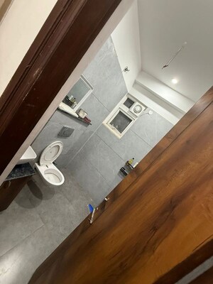 Furnished Amenities in 3 BHK Builder Floor at Pir Machalla – for Sale