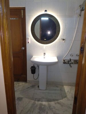Bathroom in 1 BHK Builder Floor at Sector 49 – for Rent