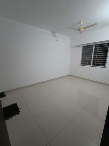 Room in 2 BHK Apartment at Utsav 51 Balewadi Residences, Balewadi – for Rent