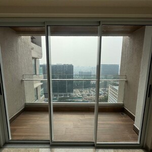 Room in 3 BHK Apartment at L&T Emerald Isle, Budhia Jadhav Wadi – for Sale