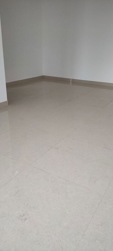 Room in 2 BHK Apartment at Sunteck City Avenue 1, Goregaon West – for Rent