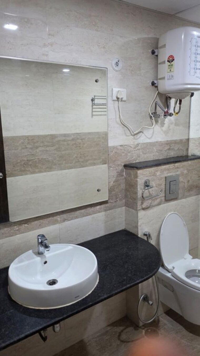 Bathroom, gomti nagar 3 Bedroom 1705 Sq.Ft. Apartment In Gomti Nagar Lucknow 10050547