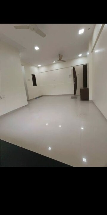 Room in 2 BHK Apartment at Arihant CHS Ghatkopar East, Ghatkopar East – for Rent