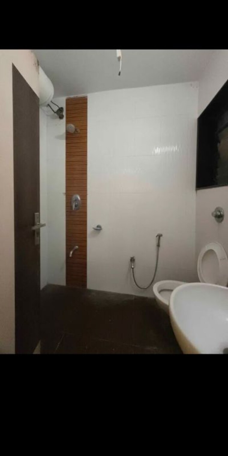 Bathroom, arihant-chs-ghatkopar-east 2 Bedroom 860 Sq.Ft. Apartment In Ghatkopar East Mumbai 10050556