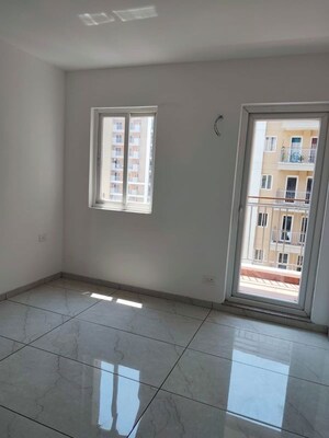 Room in 3 BHK Builder Floor at Gomti Nagar – for Rent
