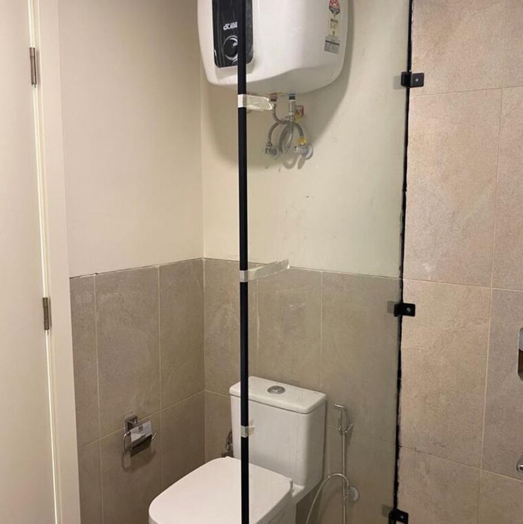 Bathroom, ireo-the-corridors 3 Bedroom 1727 Sq.Ft. Apartment In Ramgarh Dhani Gurgaon 10050600