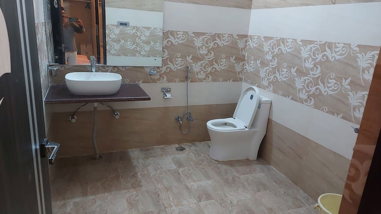 Bathroom, dlf-vibhuti-khand 2 Bedroom 1120 Sq.Ft. Builder Floor In Gomti Nagar Lucknow 10050603