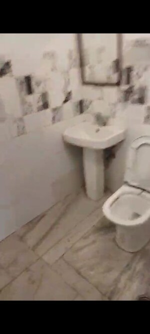 Master Bedroom in 4 BHK Builder Floor at Sector 7 – for Rent