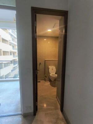 Building Lobby in 3 BHK Apartment at Ambience Creacions, Sector 22 – for Rent