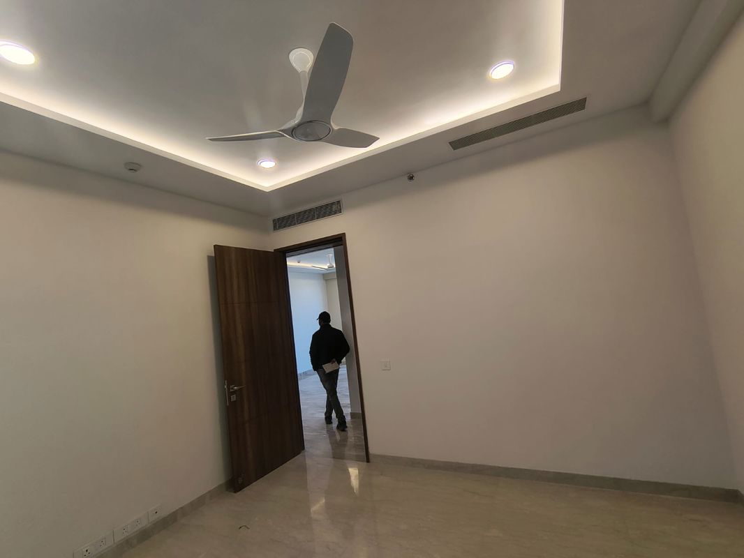 3 BHK + Servant Room Apartment For Rent in Ambience Creacions