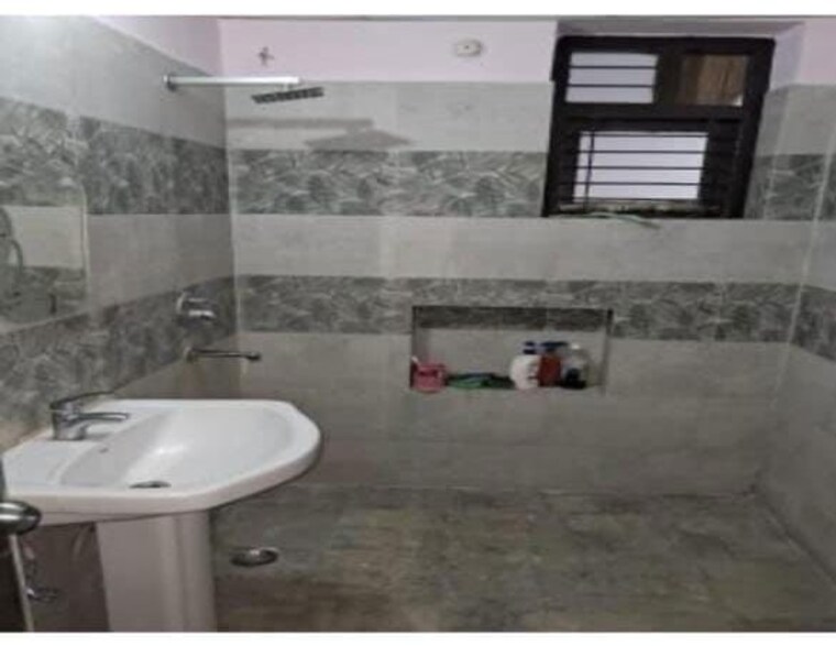 Bathroom, omega-orchid-heights 3 Bedroom 1400 Sq.Ft. Apartment In Faizabad Road Lucknow 10050646