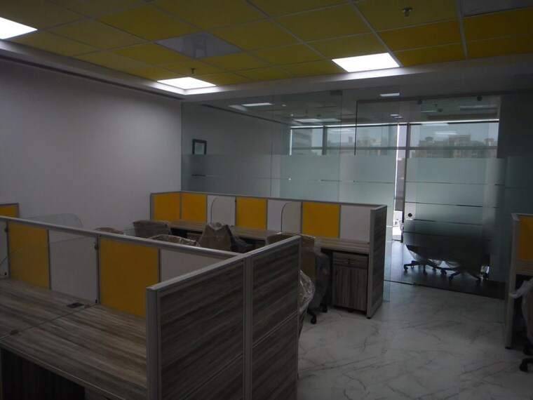 Team Area, spaze-itech-park Commercial Office Space 2000 Sq.Ft. In Sector 49 Gurgaon 10050667