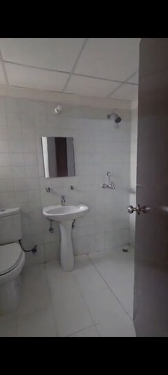 3 BHK + Servant Room Apartment For Sale in Paramount Emotions